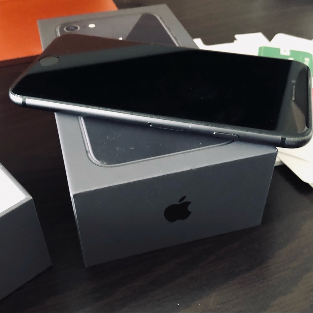 iPhone 8 64 GB Space Gray - Picture 5 of 16